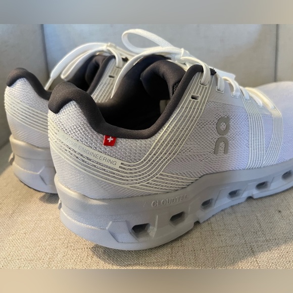 On Cloudgo running shoe - Picture 7 of 11